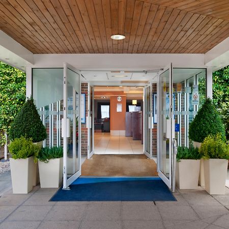 Holiday Inn Express York By Ihg Exterior photo