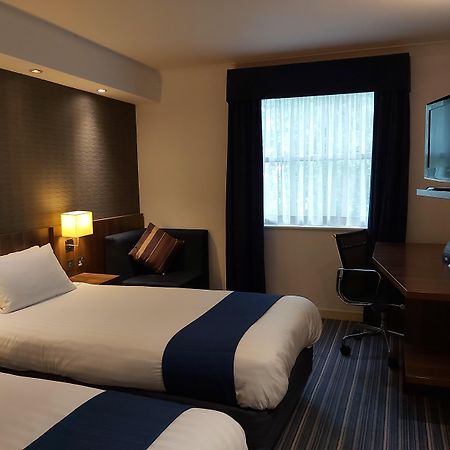 Holiday Inn Express York By Ihg Exterior photo