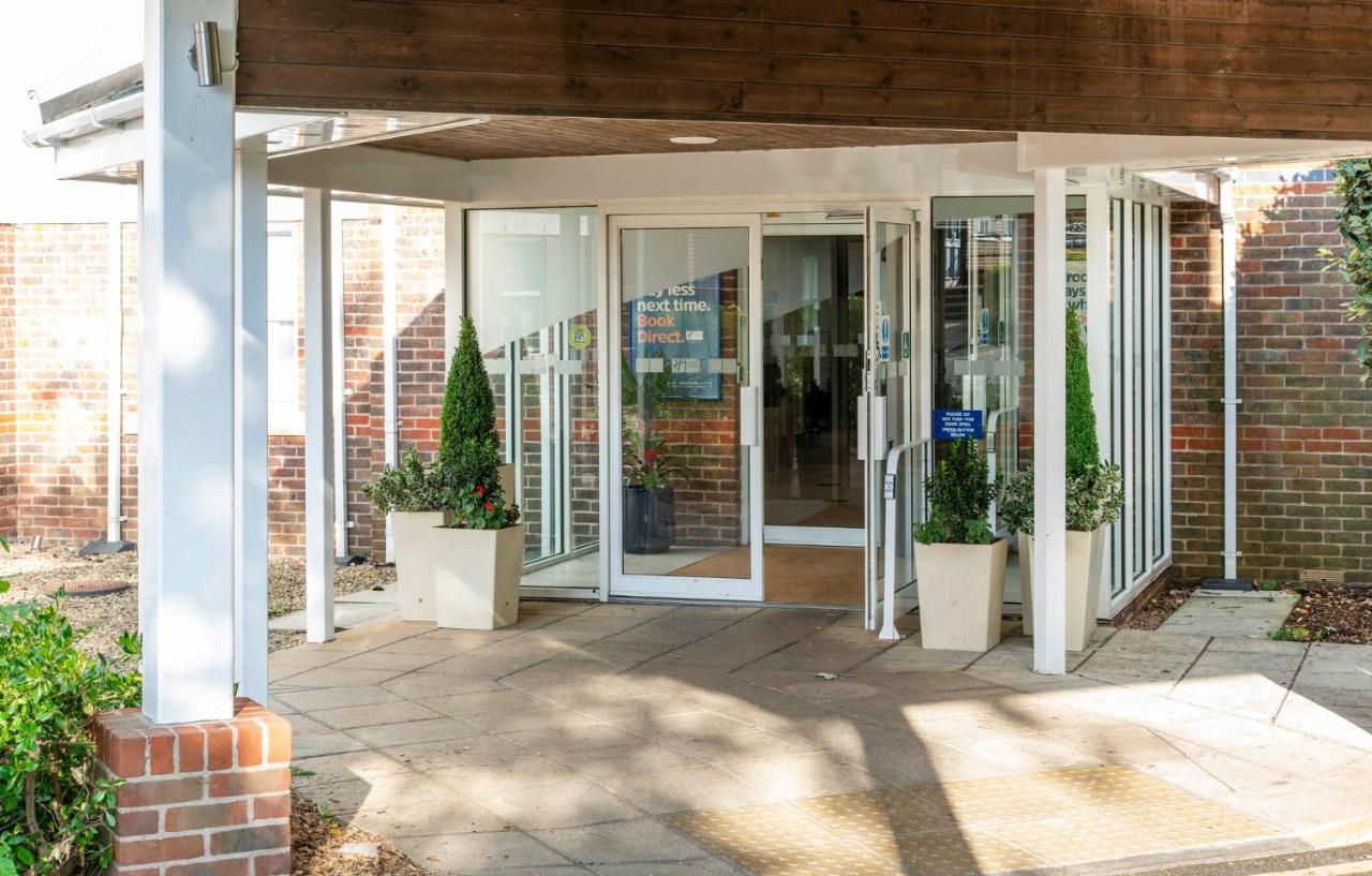 Holiday Inn Express York By Ihg Exterior photo