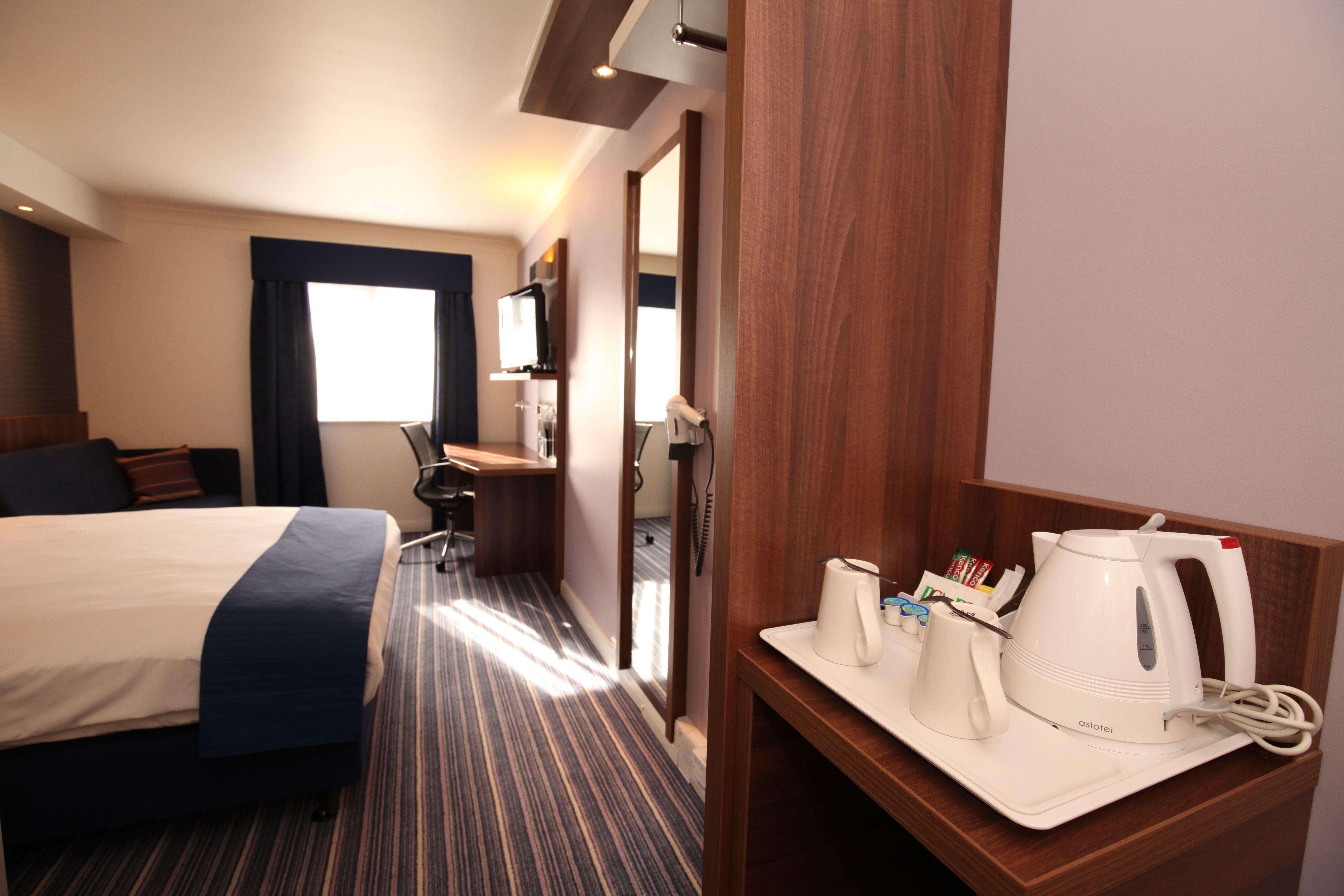Holiday Inn Express York By Ihg Exterior photo