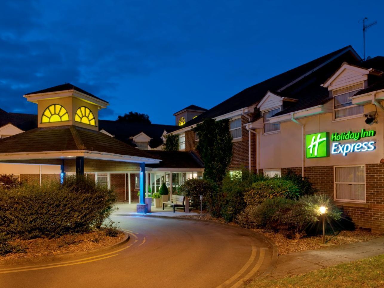 Holiday Inn Express York By Ihg Exterior photo